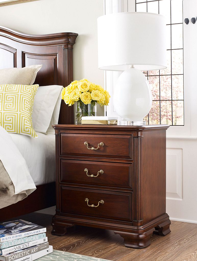 Kincaid Furniture Hadleigh Nightstand in Classic Cherry