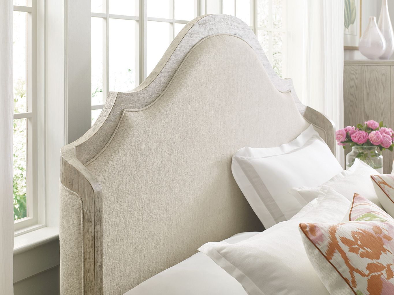 American Drew Vista Haven Shelter Bed in Oyster