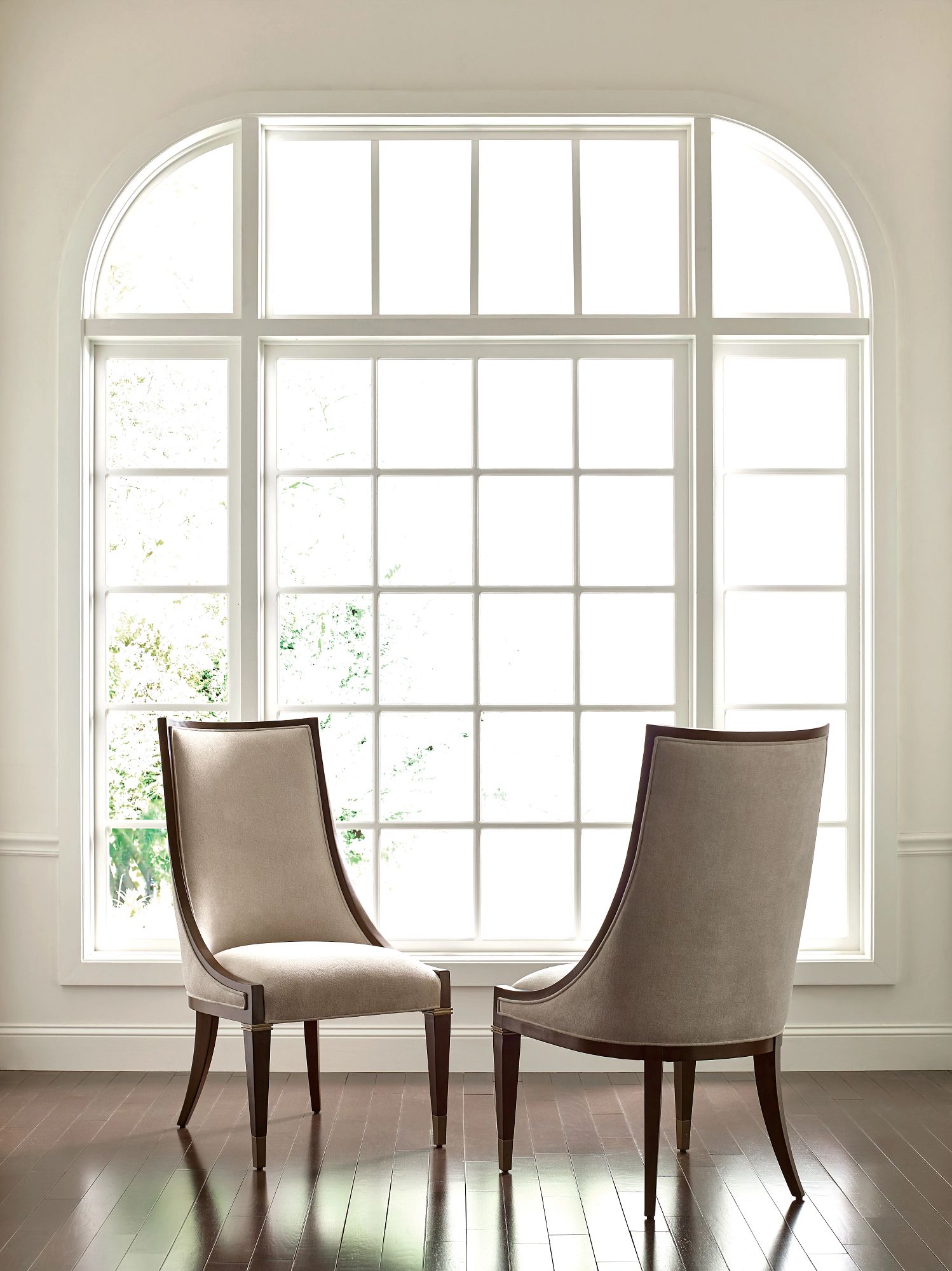 American Drew Vantage Cumberland Dining Chair in Warm Brown