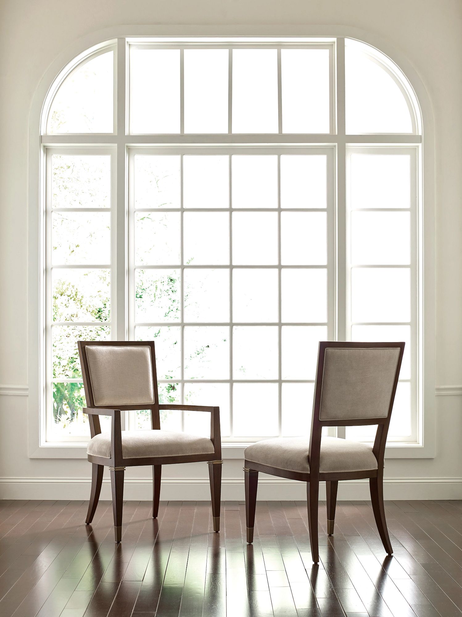 American Drew Vantage Bartlett Arm Chair in Warm Brown