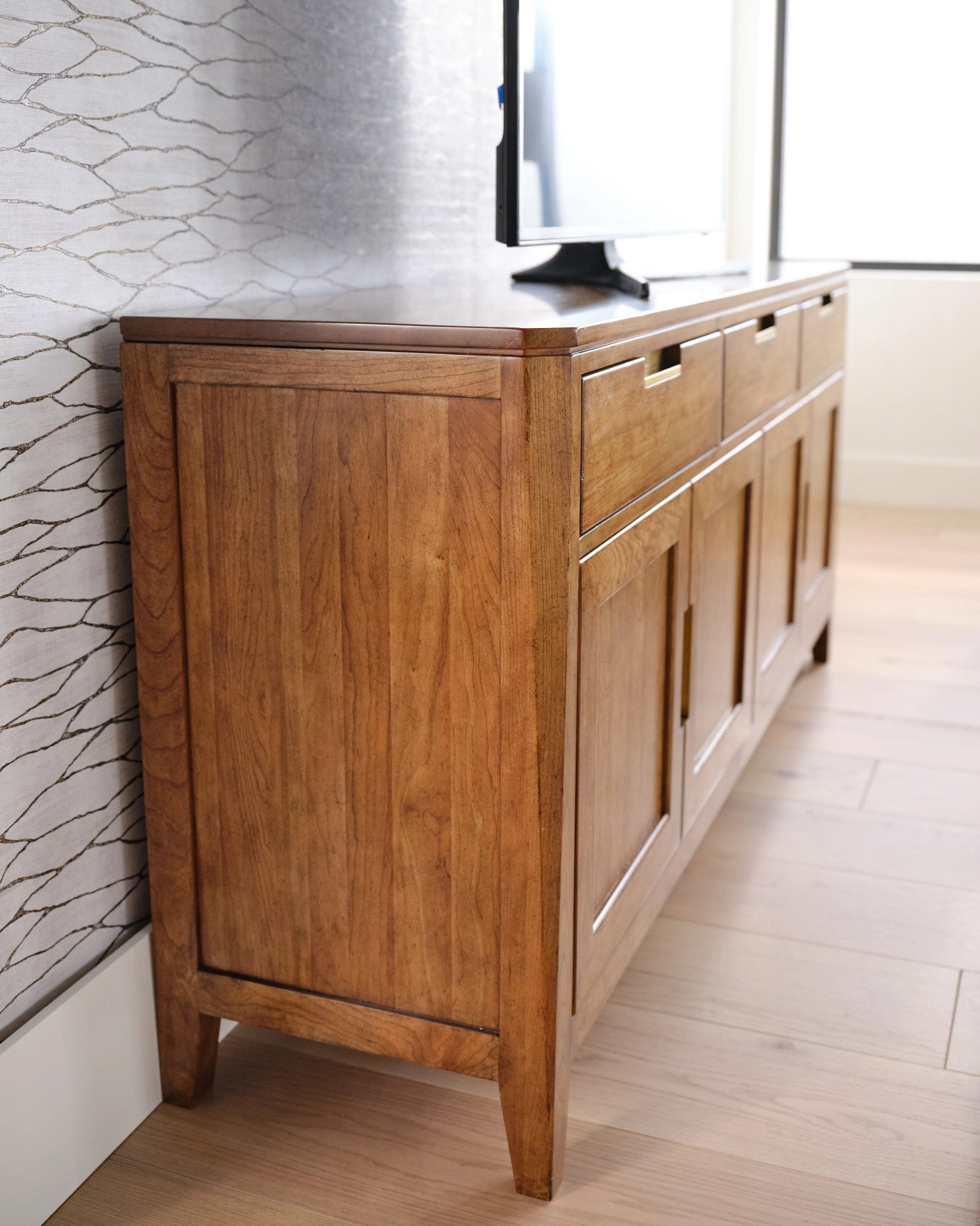 Kincaid Furniture Aspire Strata Entertainment Center in Aspire Cherry/Champagne