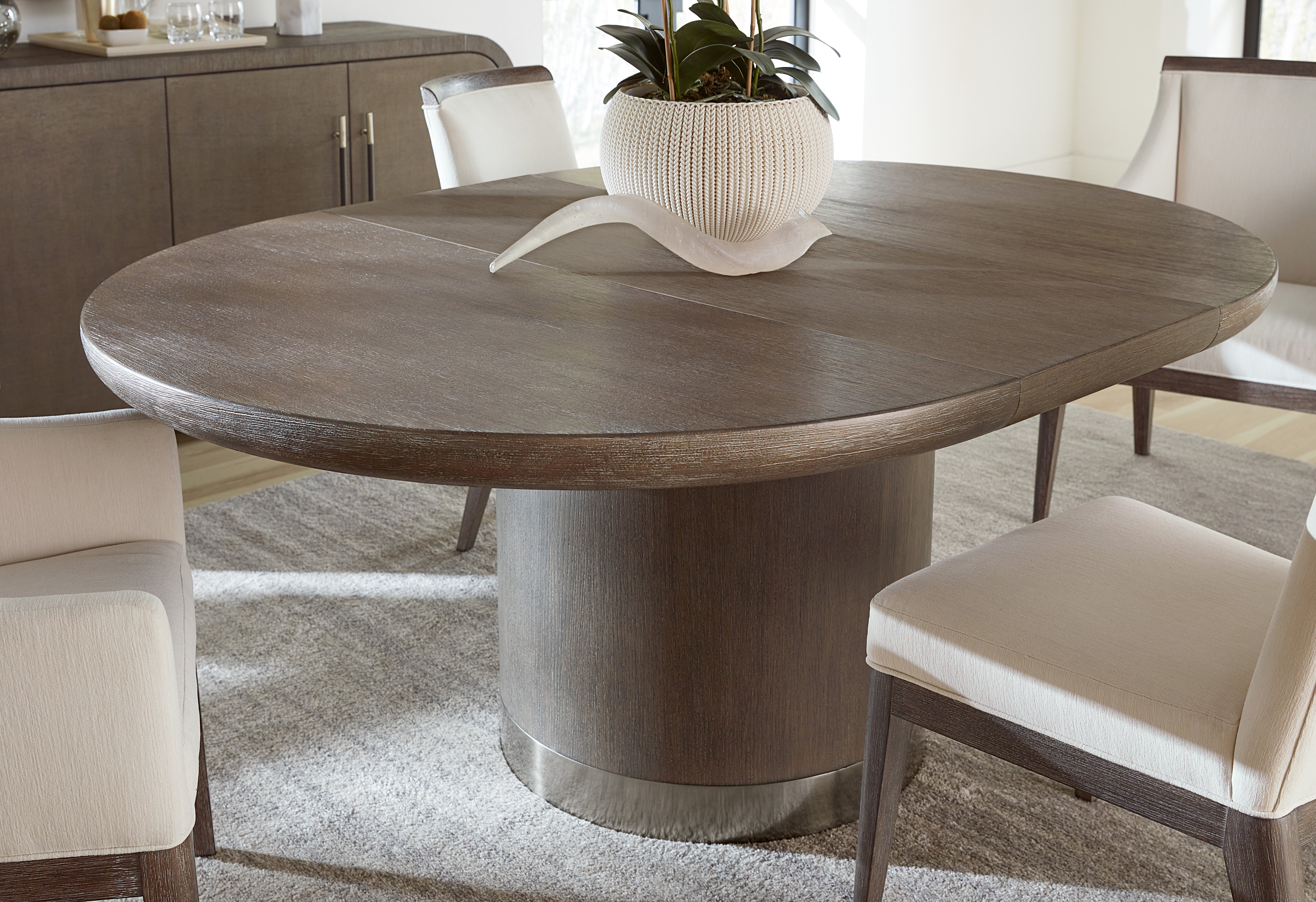 Hooker Furniture Modern Mood Round Dining Table with 1-18in Leaf