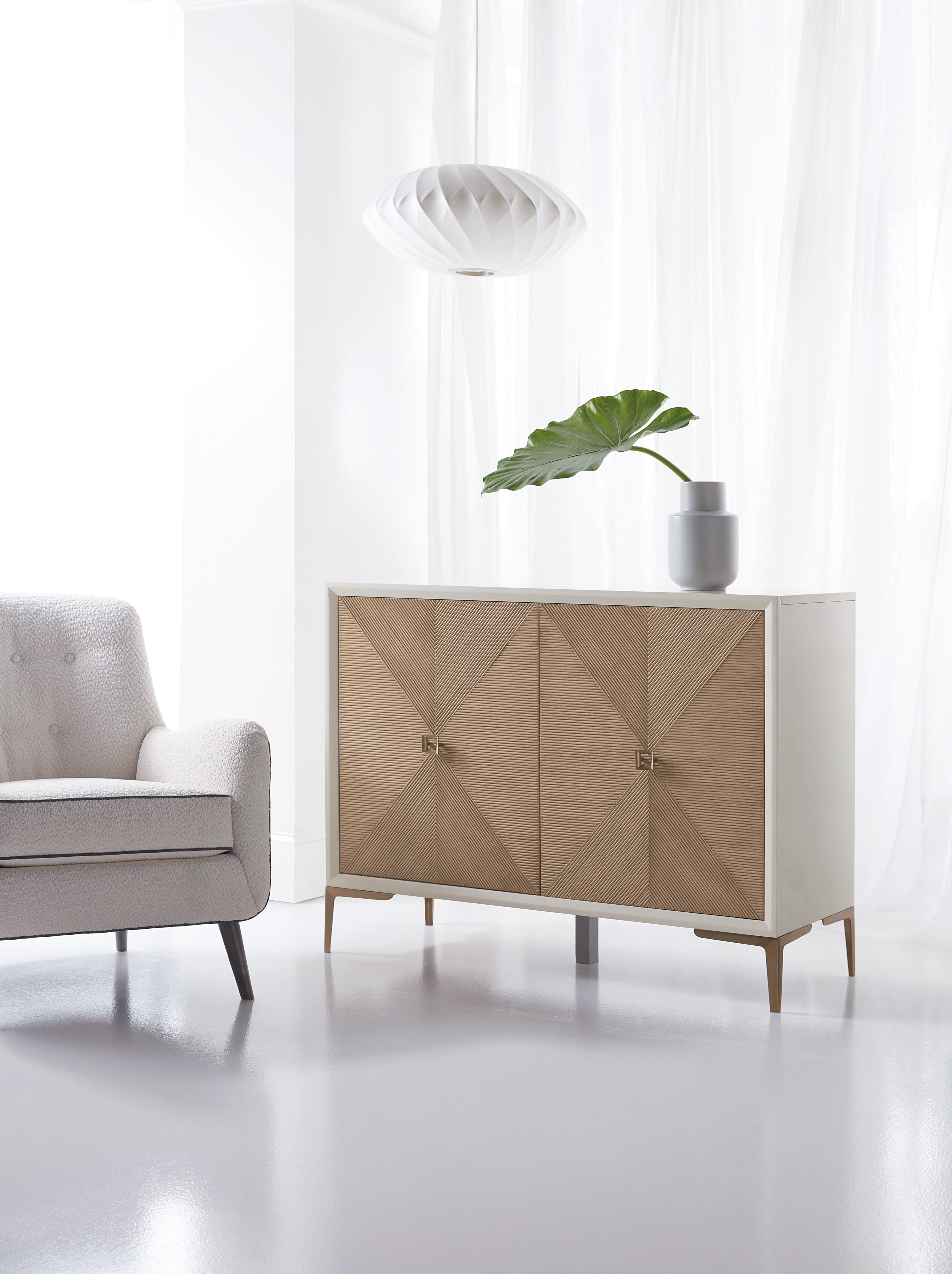 Hooker Furniture Melange Lisette Hall Chest in White