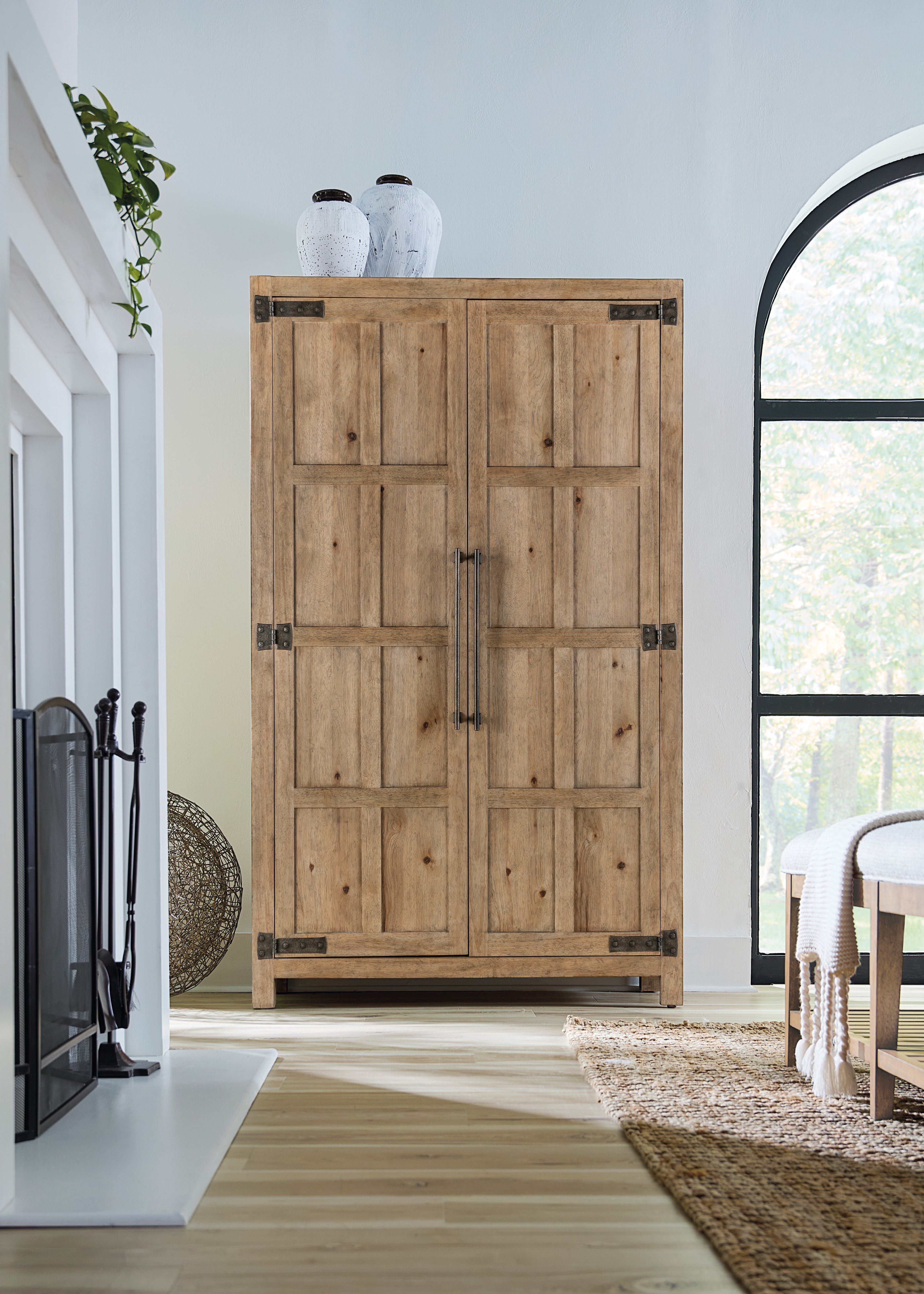 Hooker Furniture Vineyard Row Wardrobe