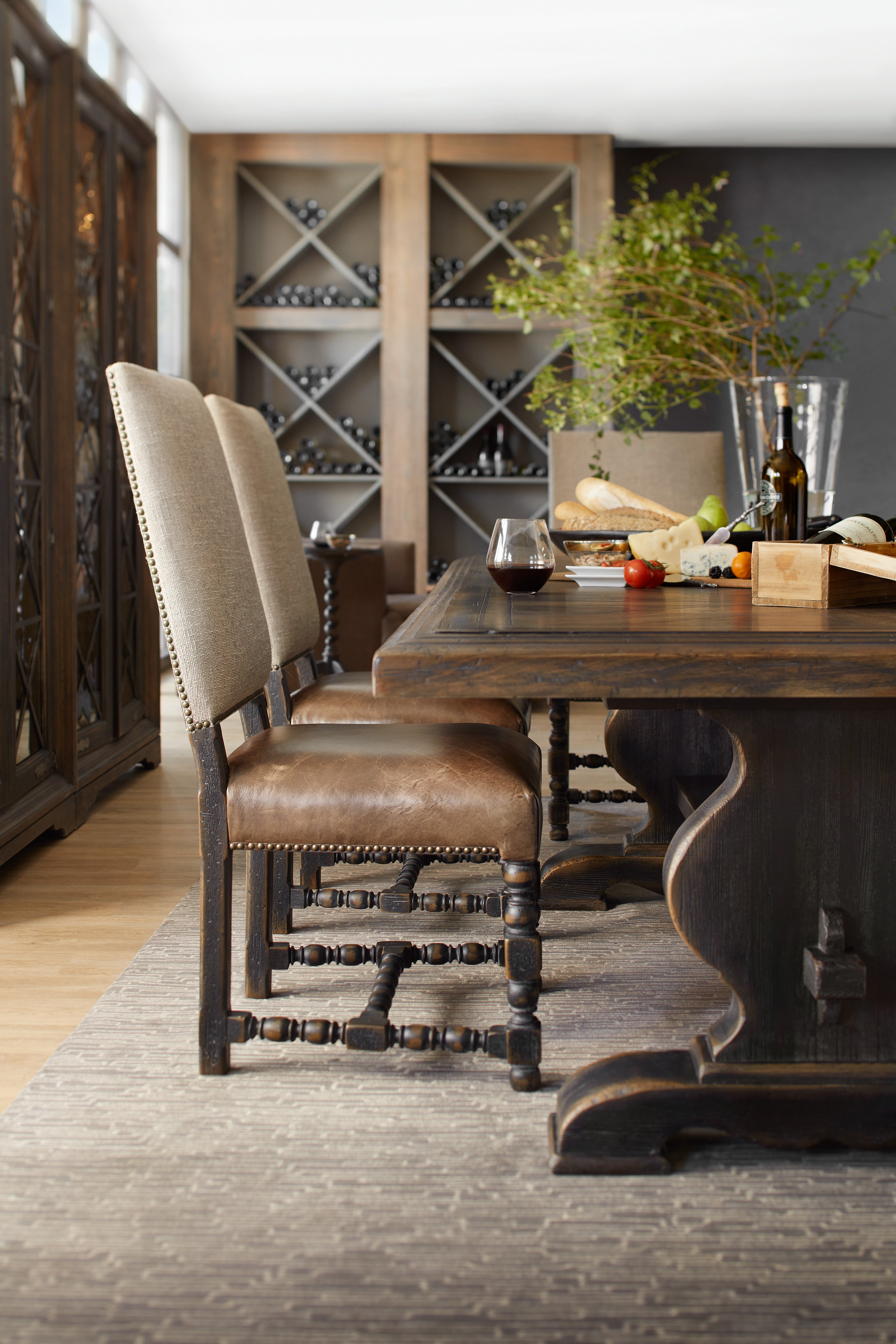 Hooker Furniture Bandera 86in Table with 2-18in Leaves