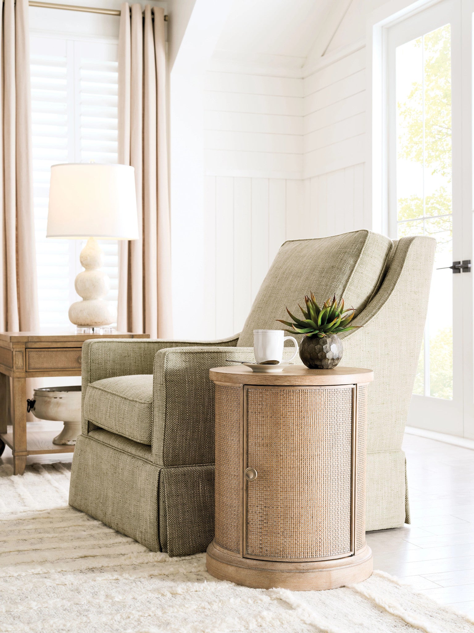 American Drew Chastain Woodfield Round Accent Table in Caramel
