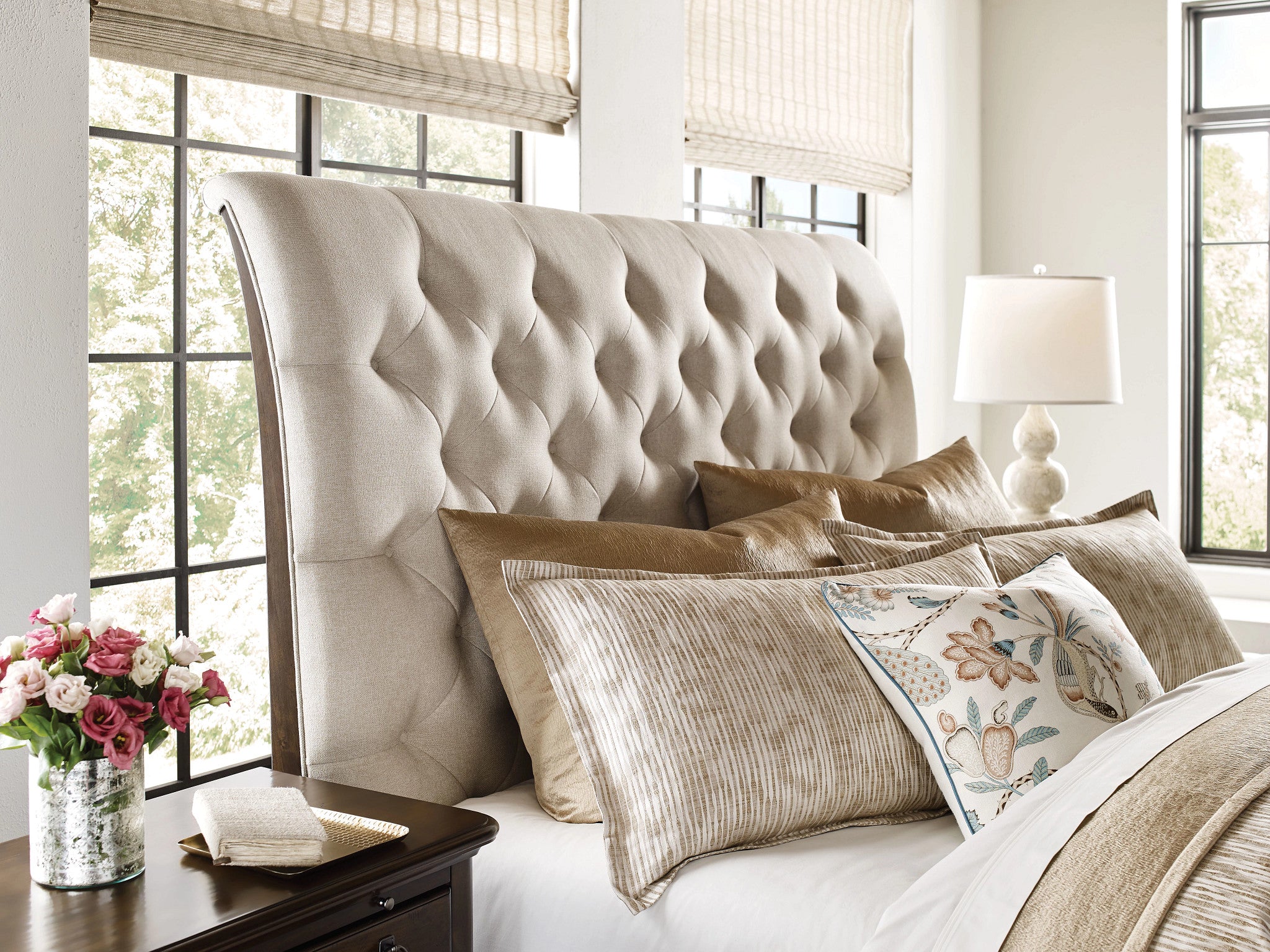 Kincaid Furniture Commonwealth Herndon Upholstered Bed in Warm Brunette