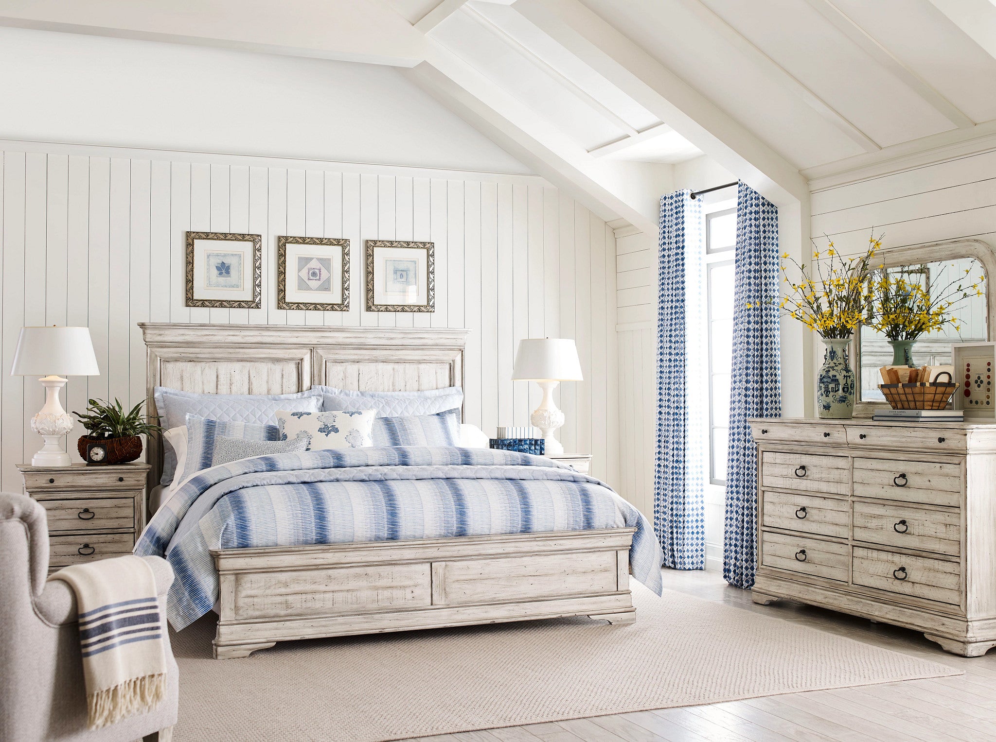 Kincaid Furniture Selwyn Whiteside Dresser in Cottage White