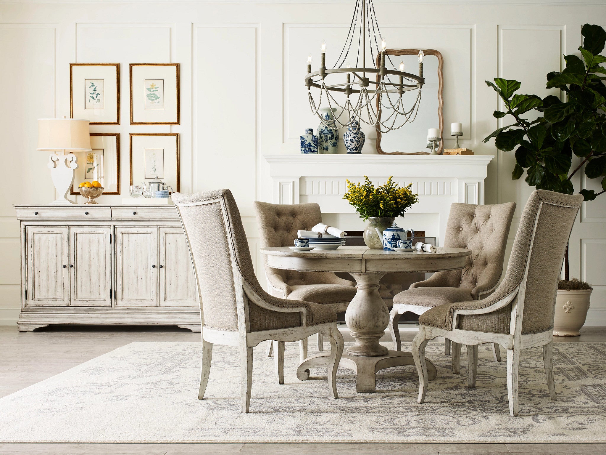 Kincaid Furniture Selwyn Lloyd Pedestal Dining Table in Cottage White