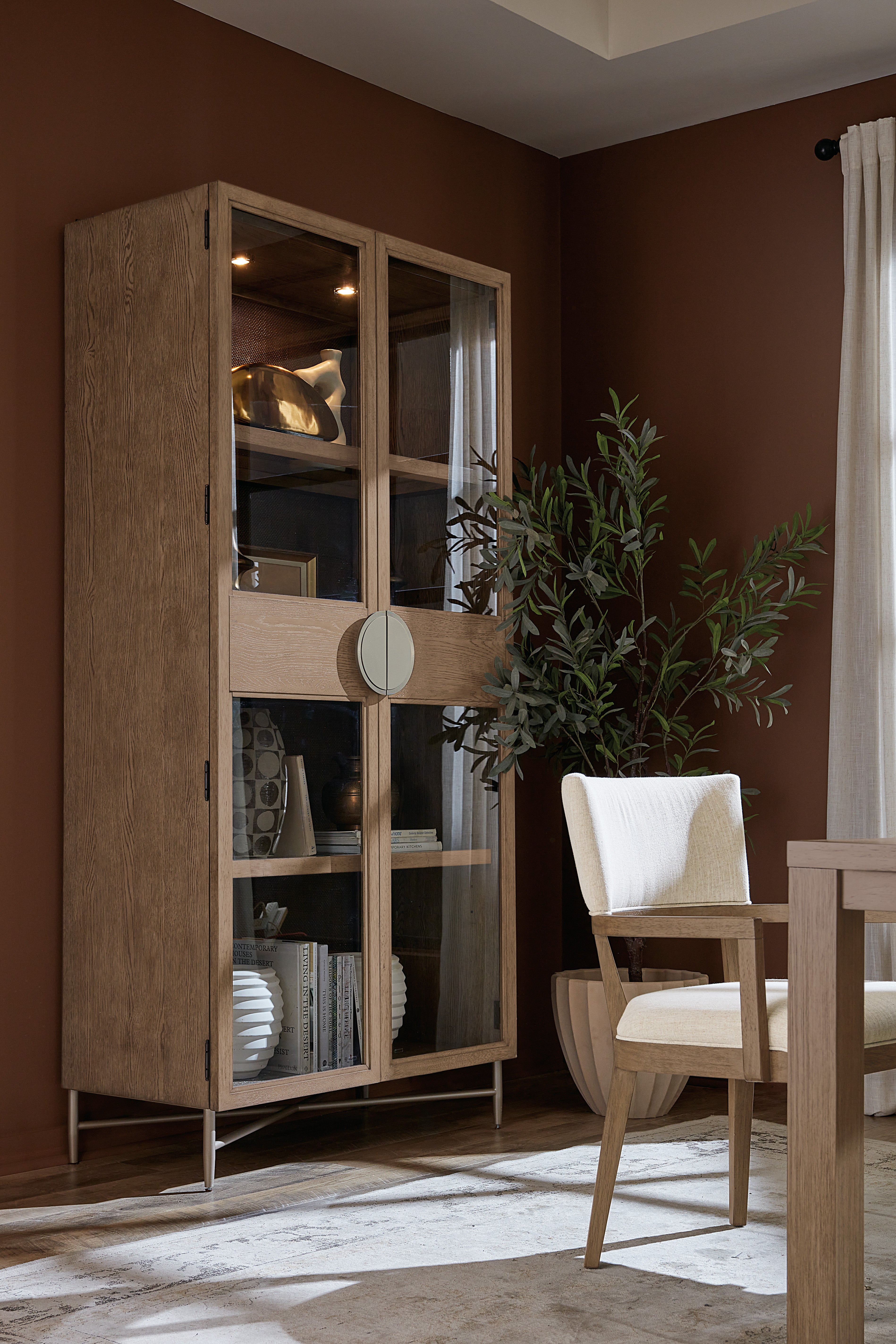 Hooker Furniture Sonnet Display Cabinet
