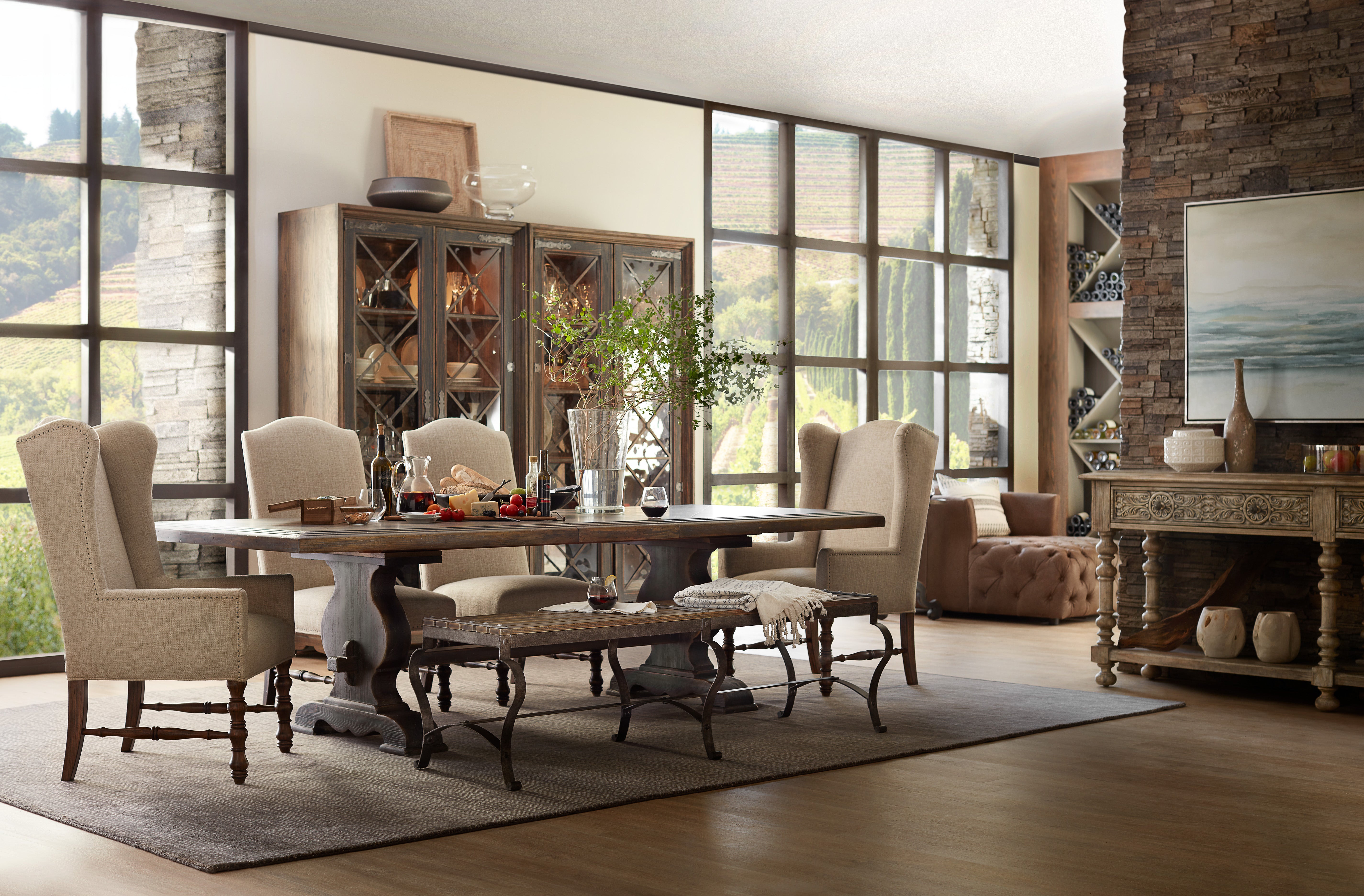 Hooker Furniture Bandera 86in Table with 2-18in Leaves