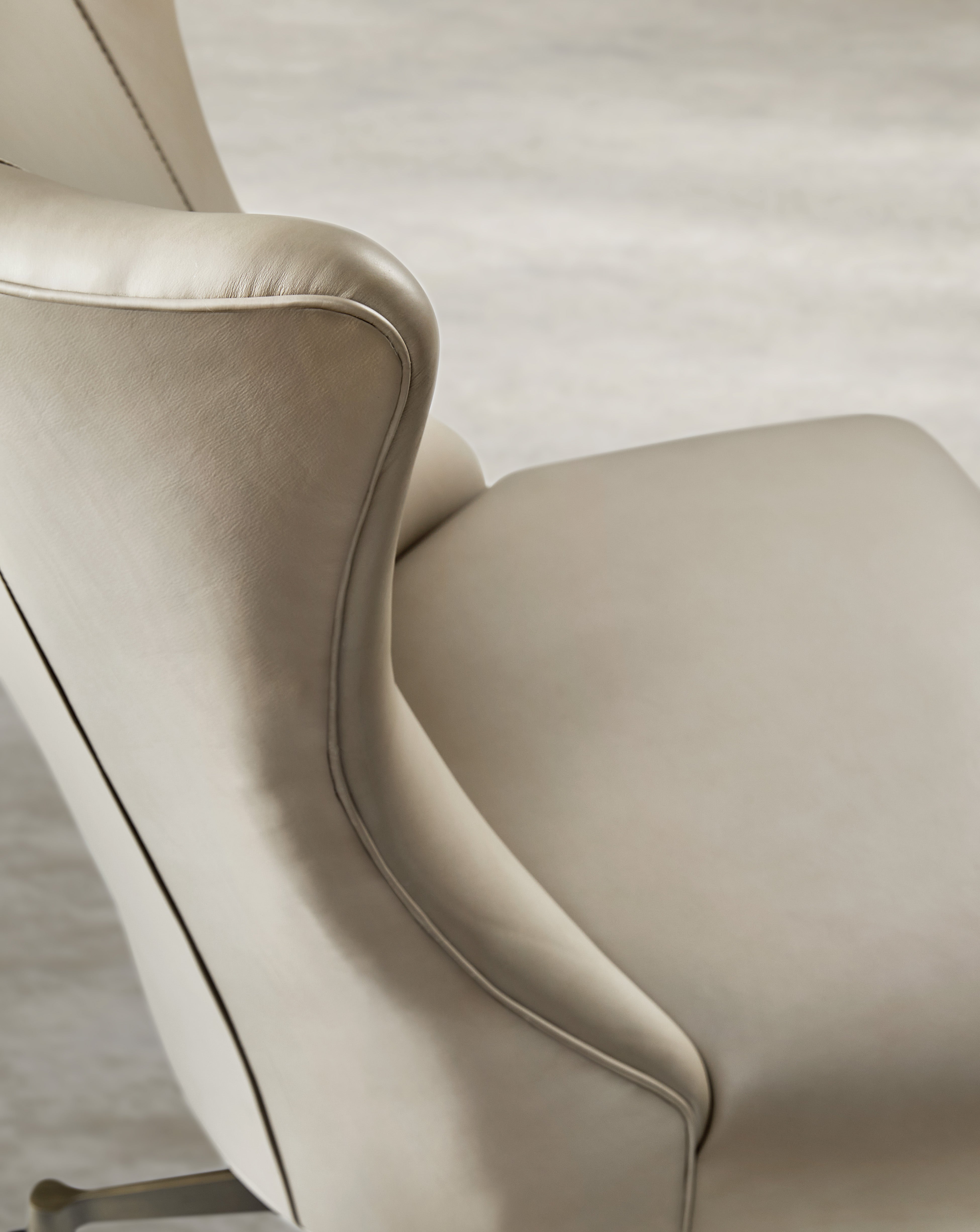 Hooker Furniture Lynn Executive Swivel Tilt Chair