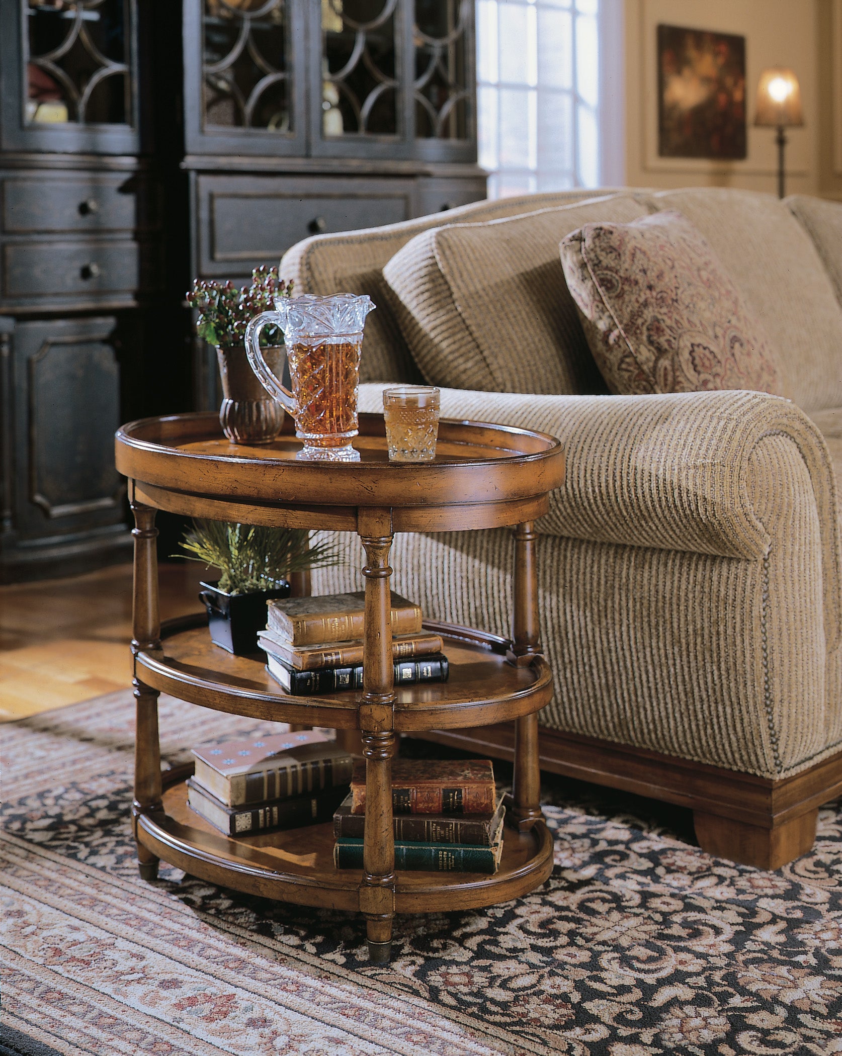 Hooker Furniture Oval Accent Table in Medium Wood