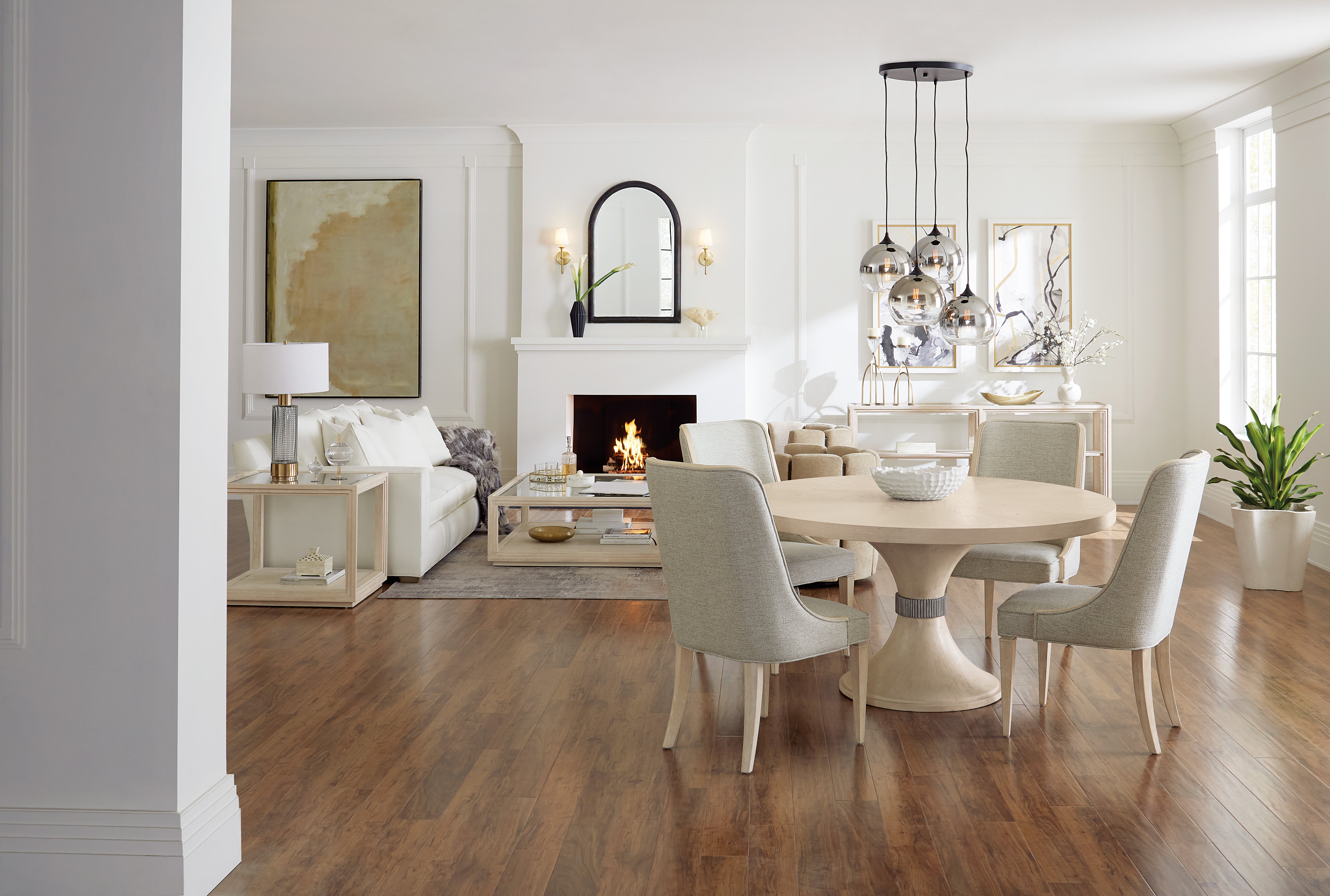 Hooker Furniture Nouveau Chic Round Pedestal Dining Table