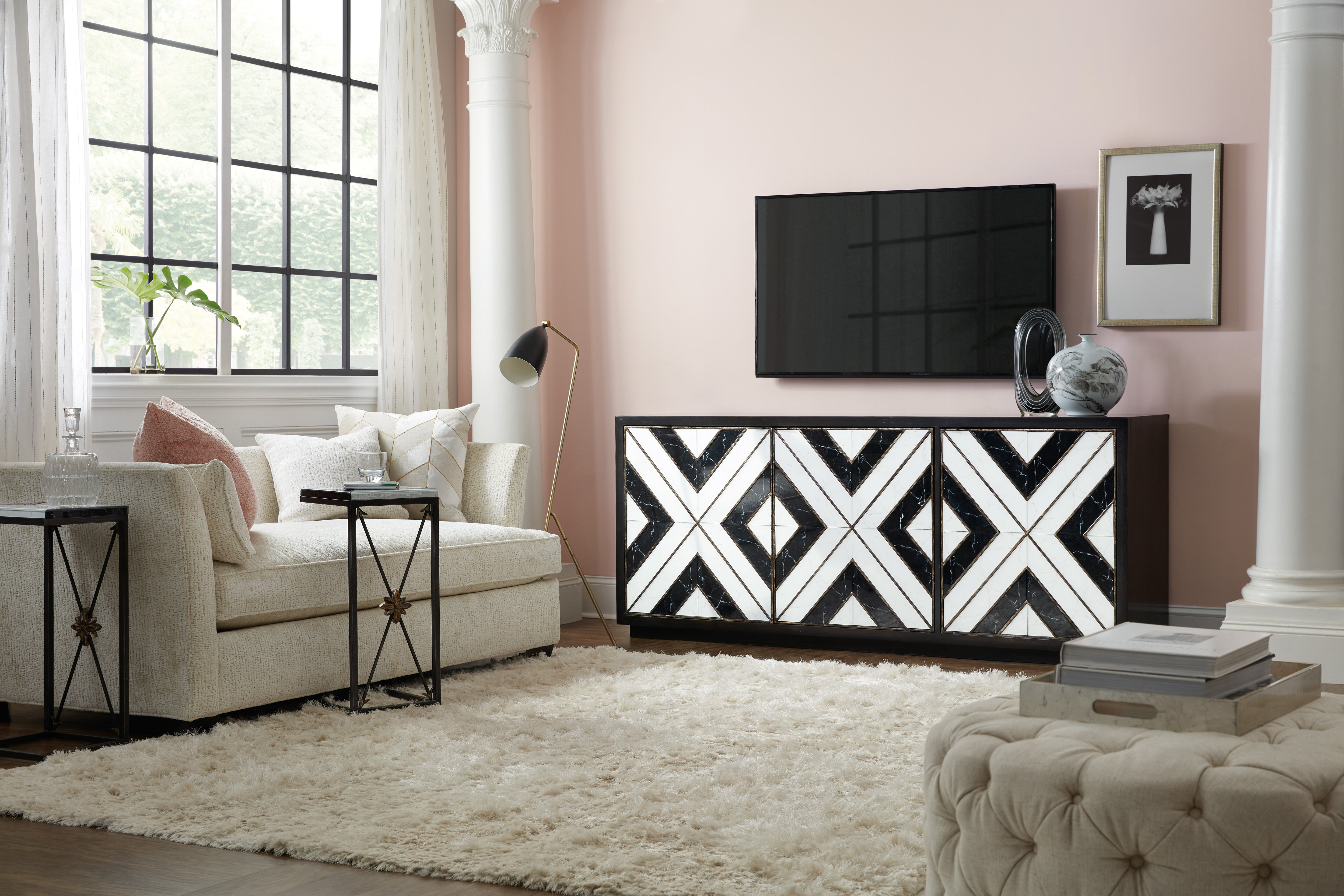 Hooker Furniture Sanctuary Noir Et Blanc Entertainment Console in Blacks
