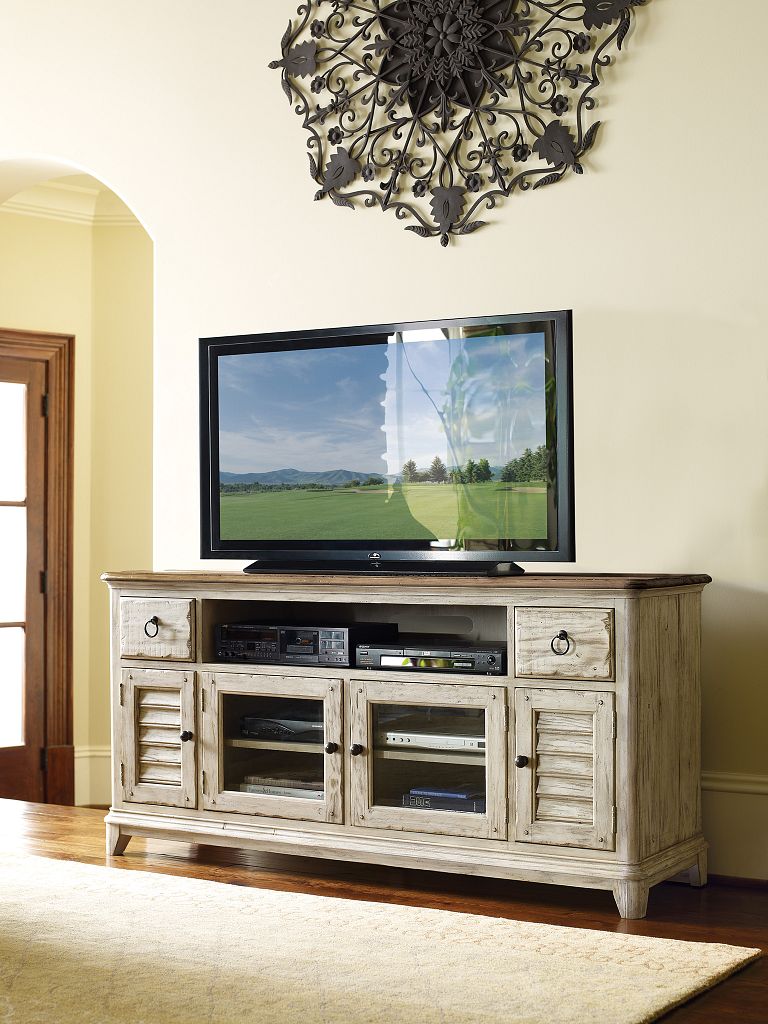 Kincaid Furniture Weatherford 66" Console in Cornsilk