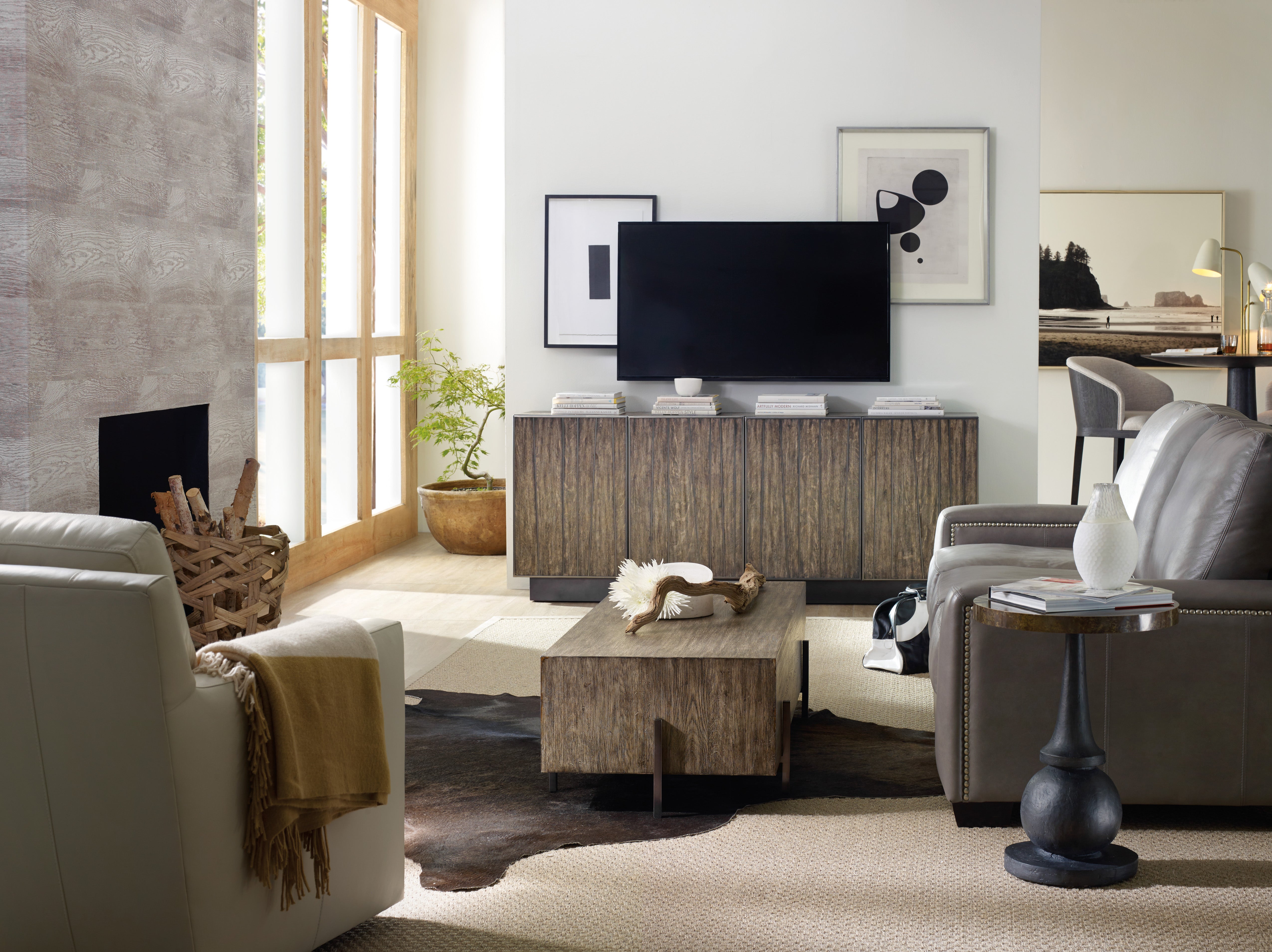 Hooker Furniture Curata Accent Table in Black