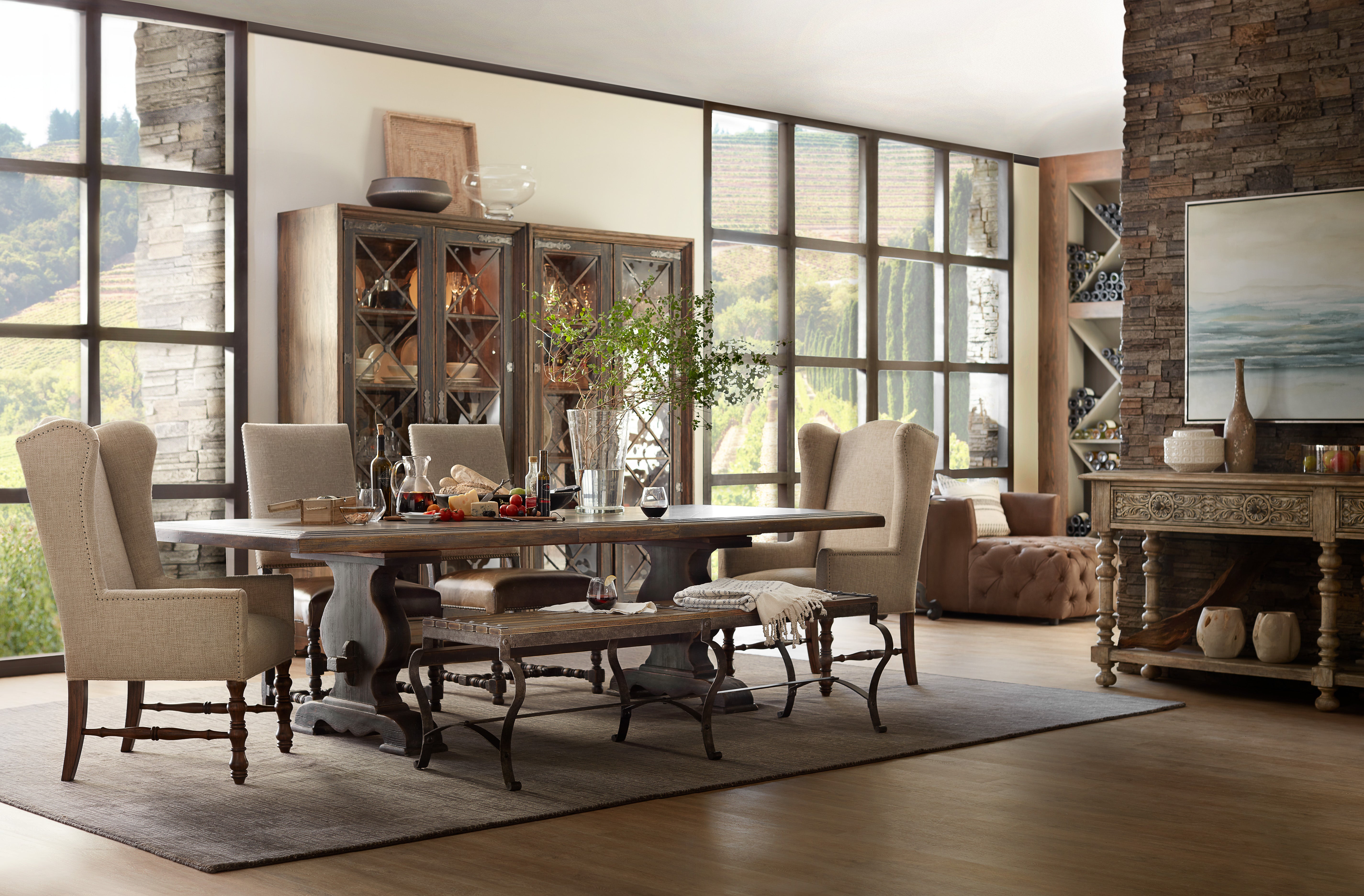 Hooker Furniture Bandera 86in Table with 2-18in Leaves