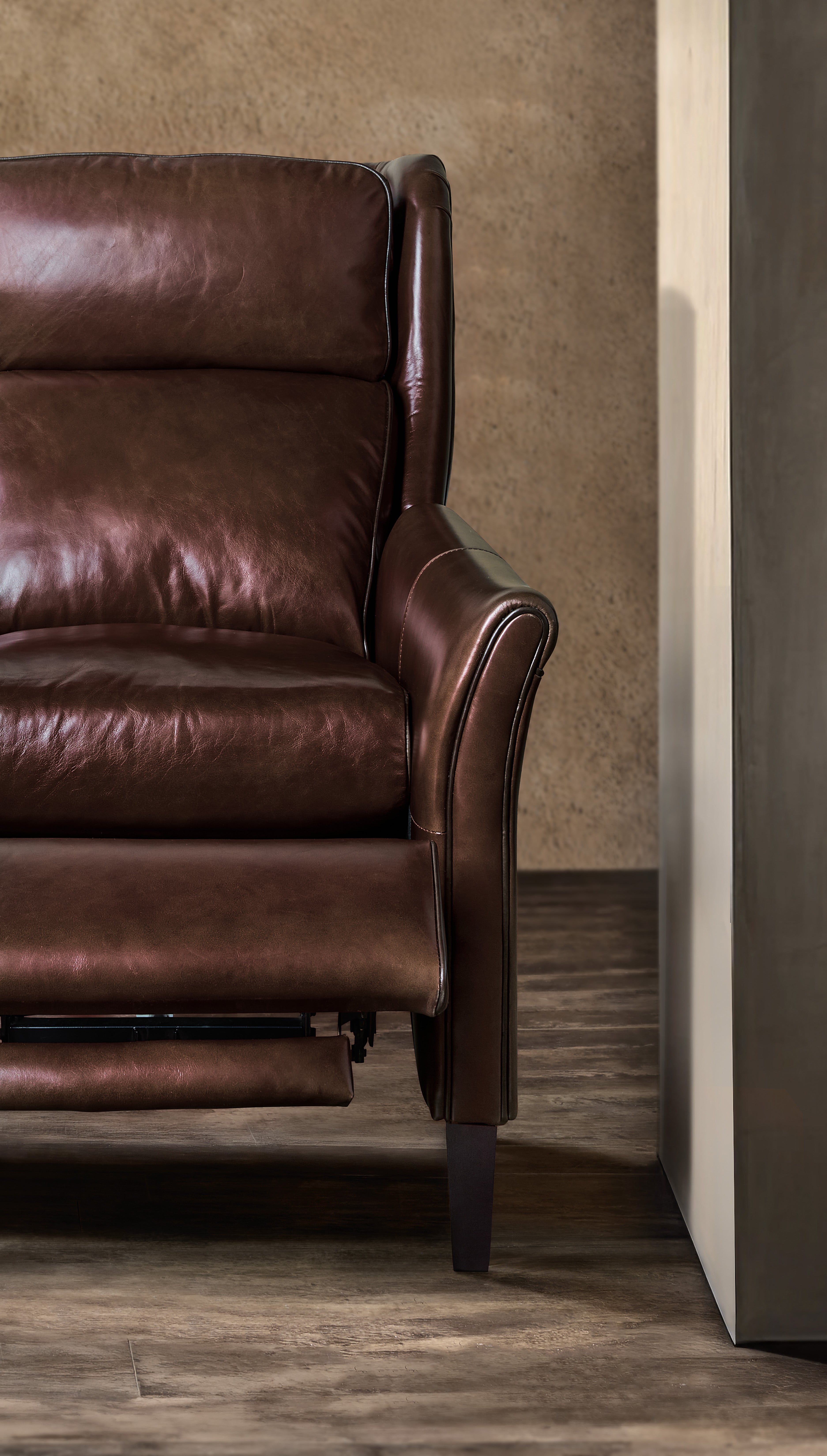 Hooker Furniture Henley Power Recliner with Power Headrest in Red