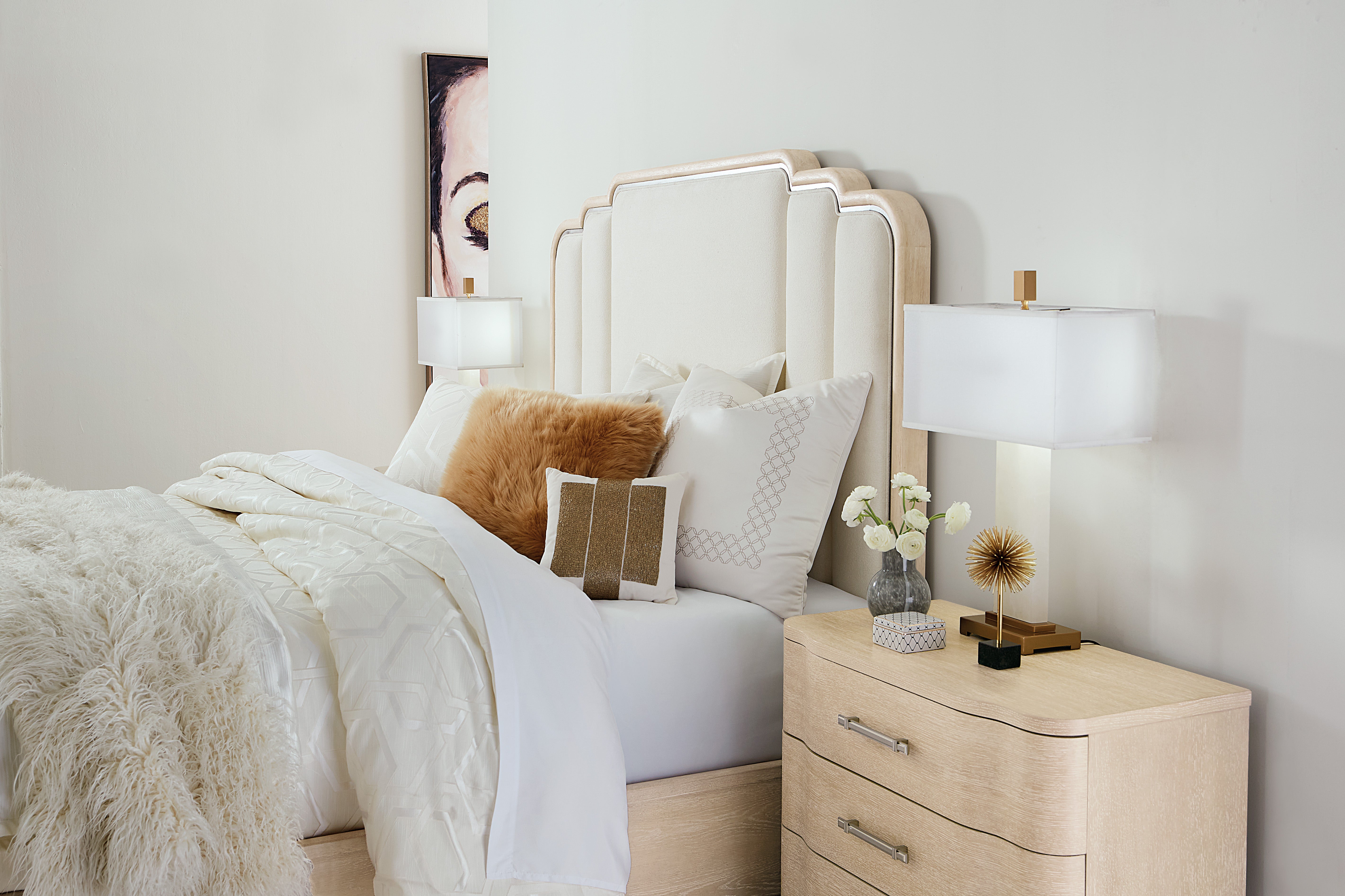 Hooker Furniture Nouveau Chic King Upholstered Bed