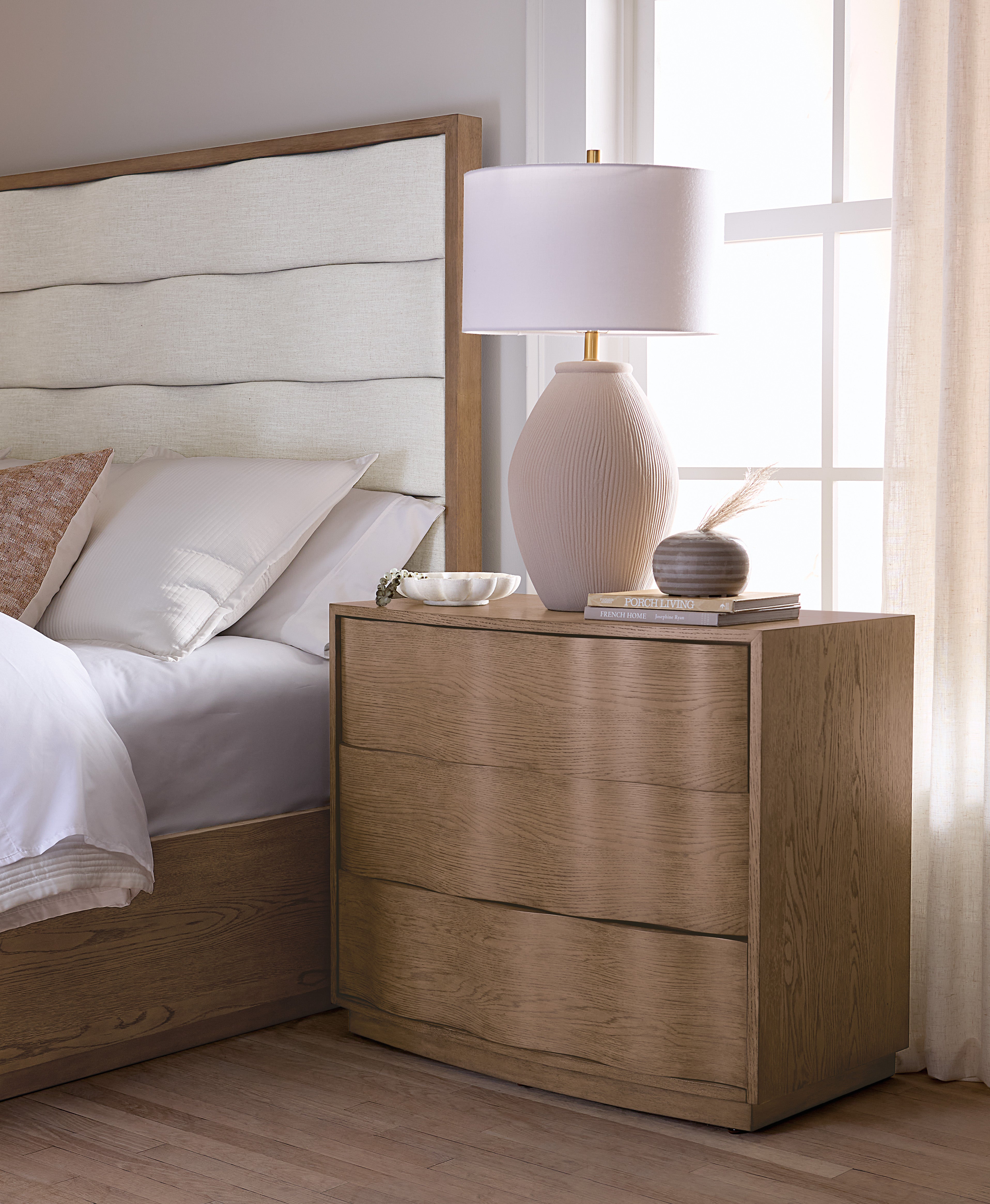 Hooker Furniture Sonnet Bachelors Chest